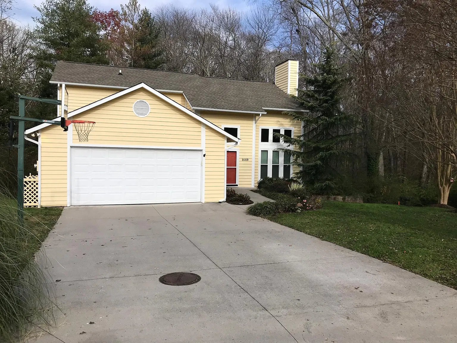 3 bed, 2.5 bath, 1698 sqft, $2,300 — Photo 1