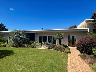 1304 E Queen St, Pendleton, SC, 29670