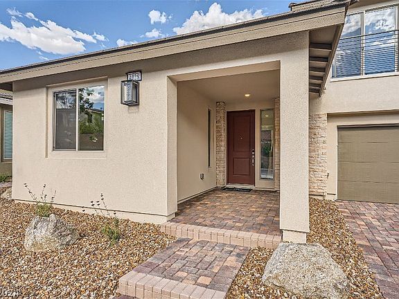 4th image of 4128 Coneflower St #205