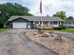 206 Monroe St, Floyd, IA 50435