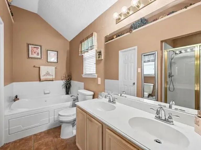 117 E Forestwood Dr — Photo 8