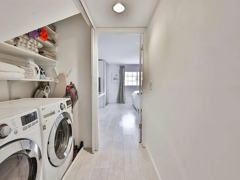 942 D Ave #B — Photo 12