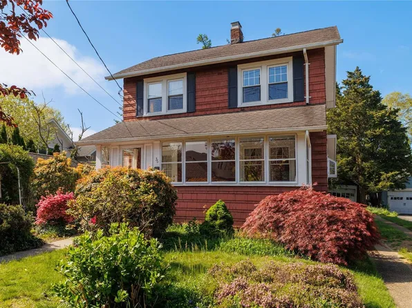 36 Linden Street, Rockville Centre, NY 11570