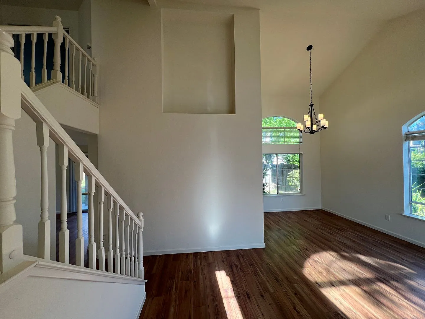 Stunning 4 Bedroom Corner Lot Home with Modern Renovation, 3-Car Garage and Covered Pati — Photo 3