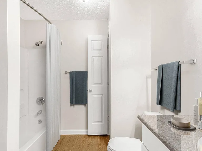The Grayson Apartment Homes — Photo 40