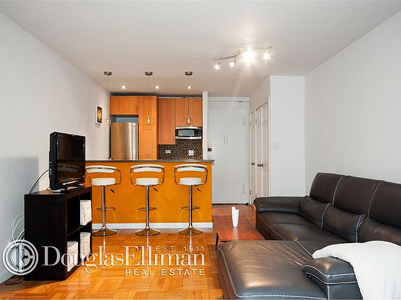 3rd image of 209 E 56th St APT 3J