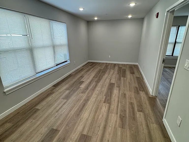 107 Beech St — Photo 3