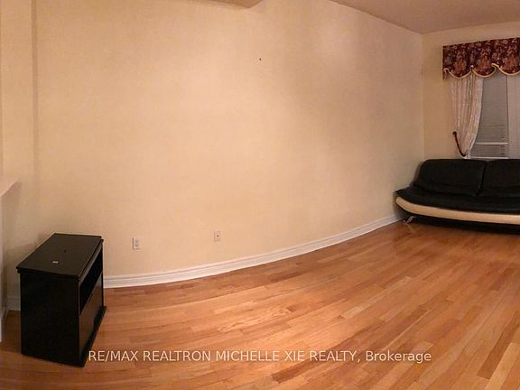 5th image of 28 Bartlett Rd
