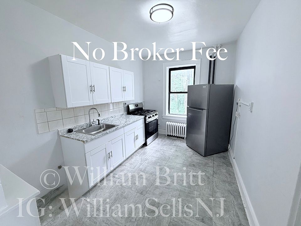 1st image of 266 Beech St #32