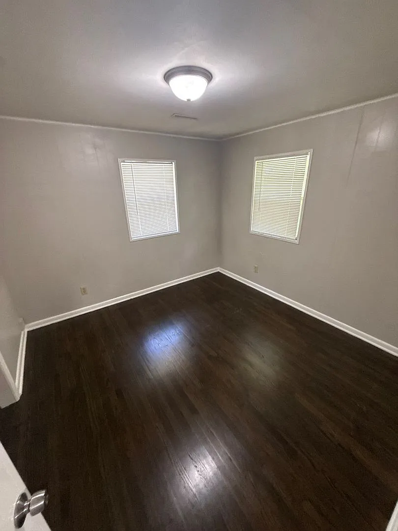 903 E Frederick St — Photo 1