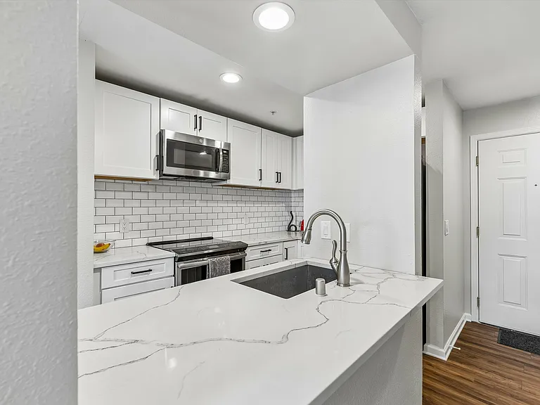3028 Western Ave #110 — Photo 8
