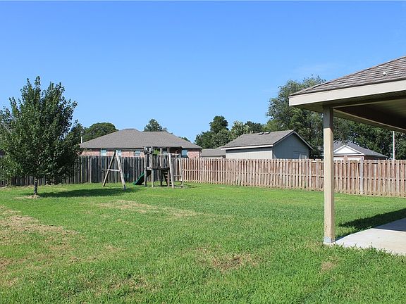 4th image of 502 Eagle Dr