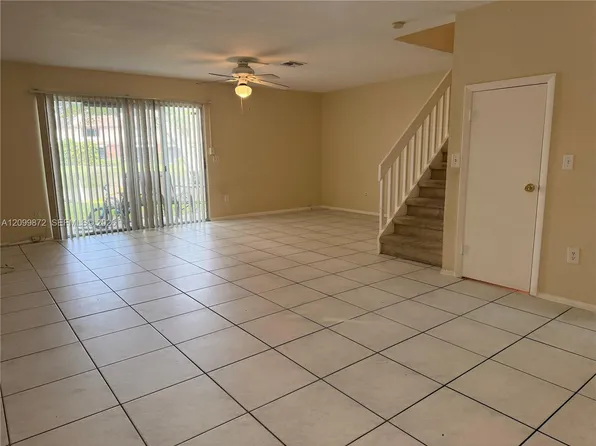 1209 Sussex Dr, Pompano Beach, FL 33068