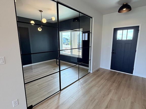 3rd image of 5861 Wildflower Dr S