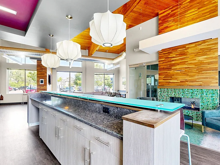 Shoreview Grand — Photo 11