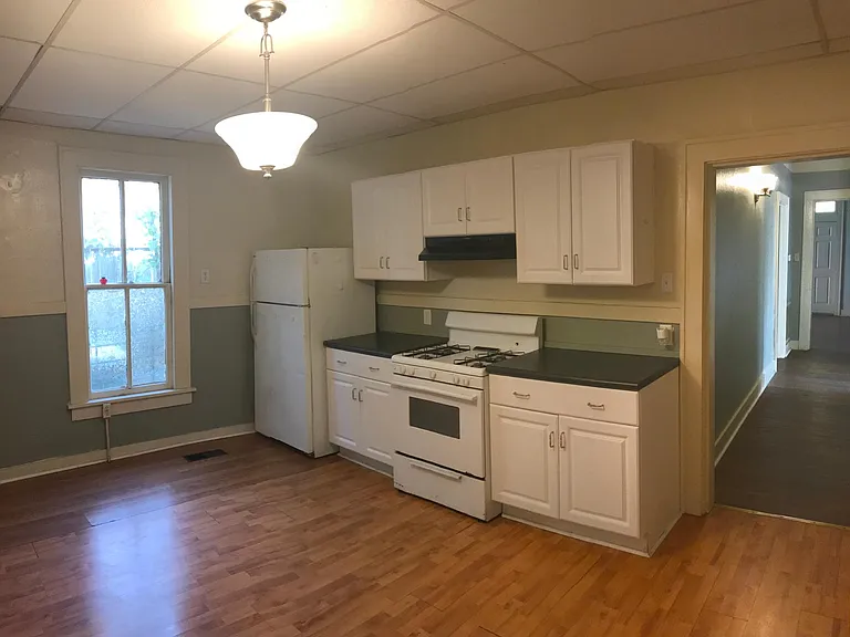 218 S Maple St #1 — Photo 5