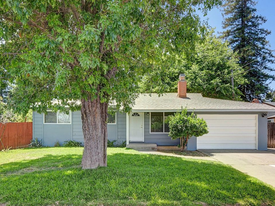 1st image of 2416 McGregor Dr