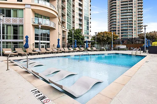 The Huntley Luxury Apartments Photo 1