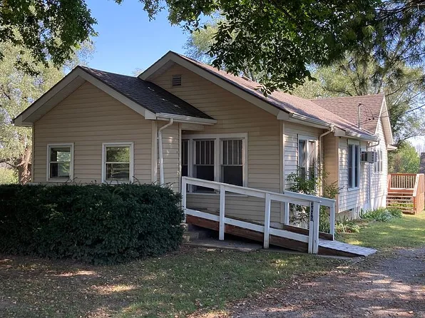 3605 Chris Hessler Rd, Saint Joseph, MO 64506