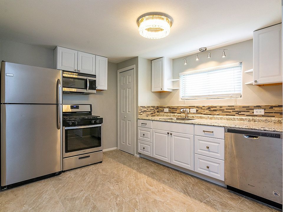 1st image of 800 Calle Anaya S #A