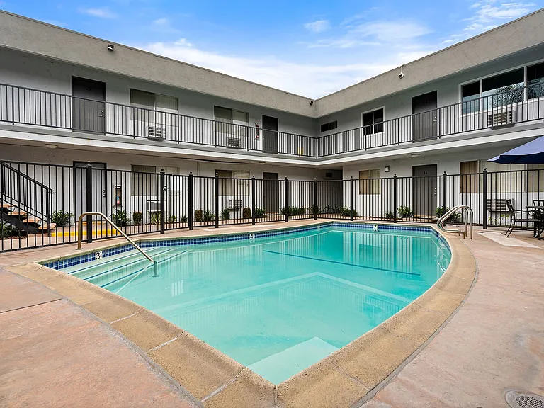 Downey Court Apartments — Photo 3
