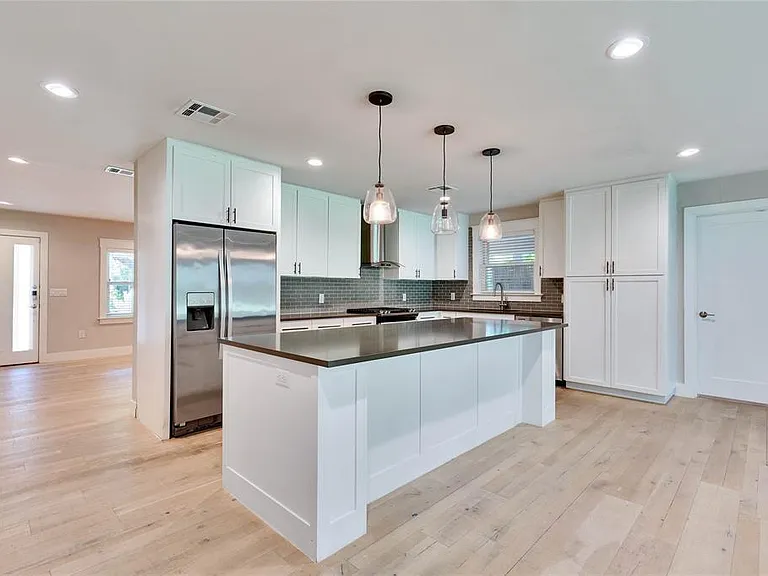 6203 Cary Dr — Photo 7