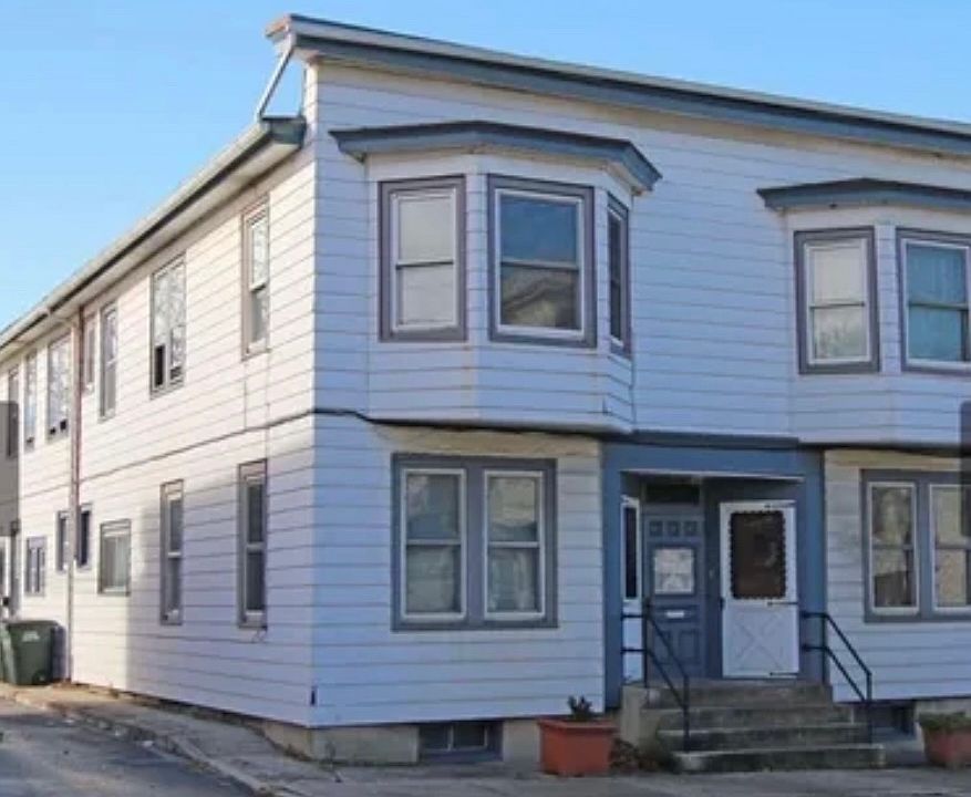 Building Photo 4