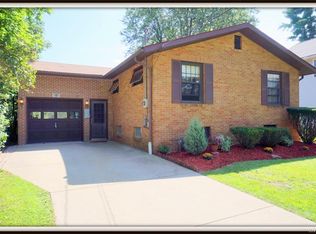 187 N Maple Dr, Williamsville, NY 14221