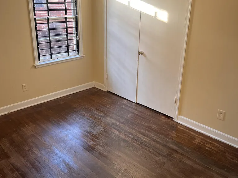 1743 Greenview Cir — Photo 1