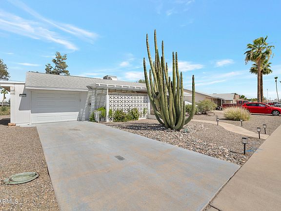 2nd image of 10824 W CROSBY Drive