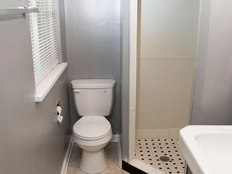 1223 Greenbrier Rd #1 — Photo 56
