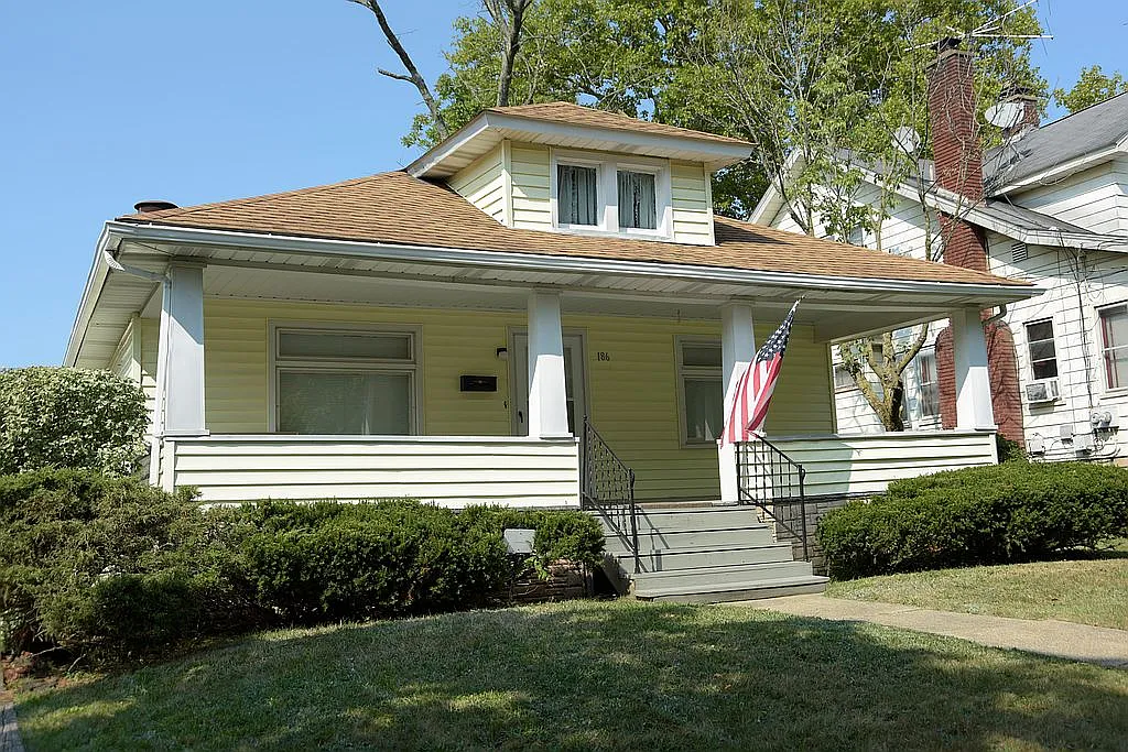 186 Clarencedale Ave photo 1