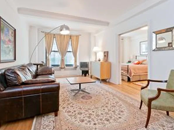 7 Park Avenue image 1 of 9