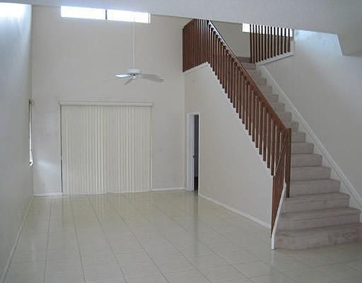 Building Photo 3