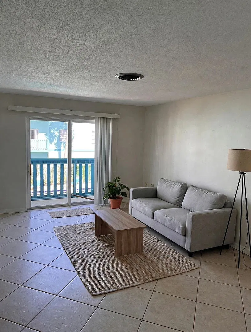 CC Condo — Photo 3