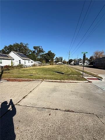 2nd image of 4221 Morris Pl