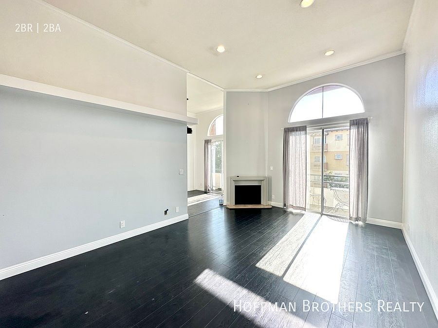 1st image of 1136 S Shenandoah St #301A