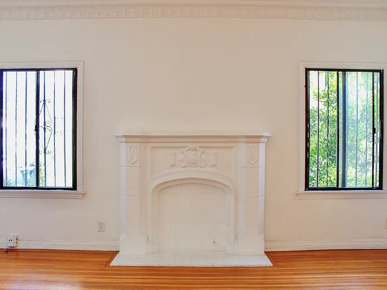361 N Sierra Bonita Ave #A — Photo 4