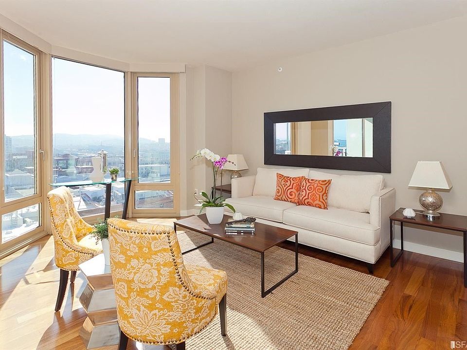 1st image of 88 King St Unit 1006