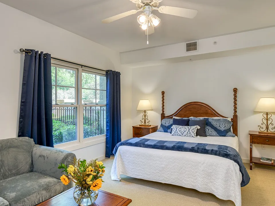 945 Registry Blvd #106-L