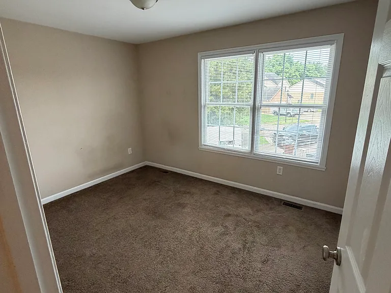 875 Melanie Ln #875 — Photo 2