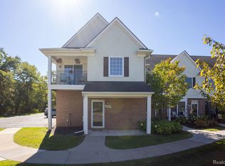 3314 Kneeland Cir #114, Howell, MI 48843