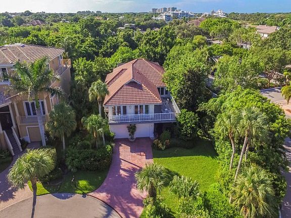 3rd image of 296 Seabreeze Dr