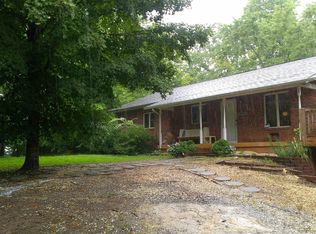 723 Quaker Rd, Mount Airy, NC 27030