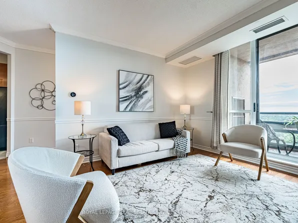 1 Belvedere Ct #Penthouse 7, Brampton, ON L6V 4M6