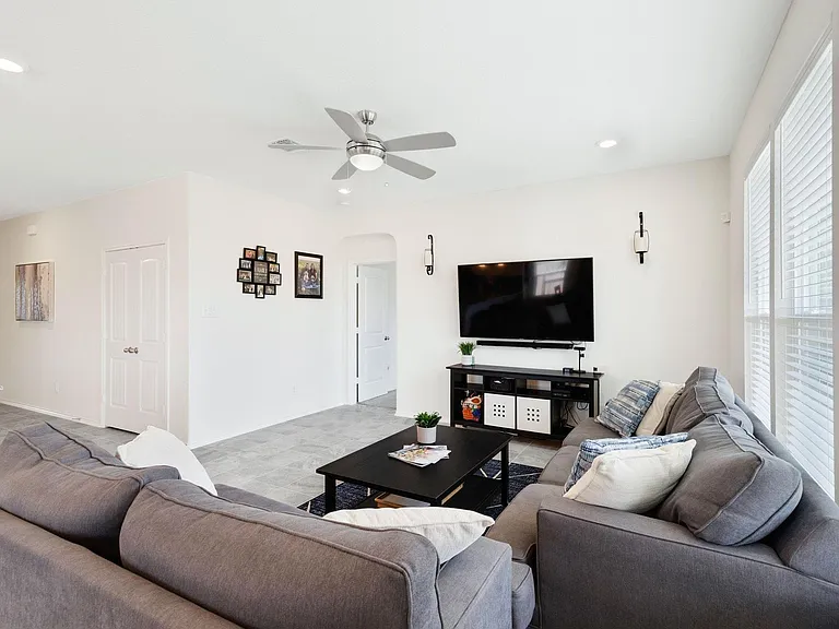 1209 Backcountry Dr — Photo 35