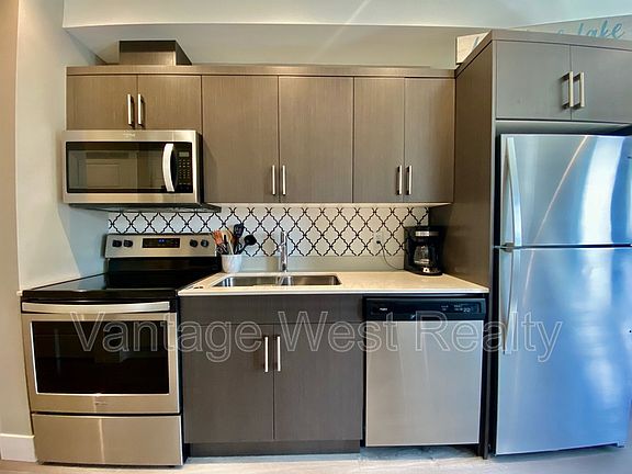 2nd image of 925 Leon Ave #520