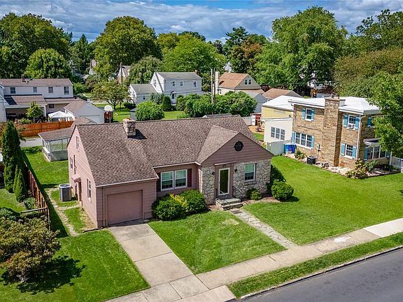 3rd image of 2121 Worthington Ave
