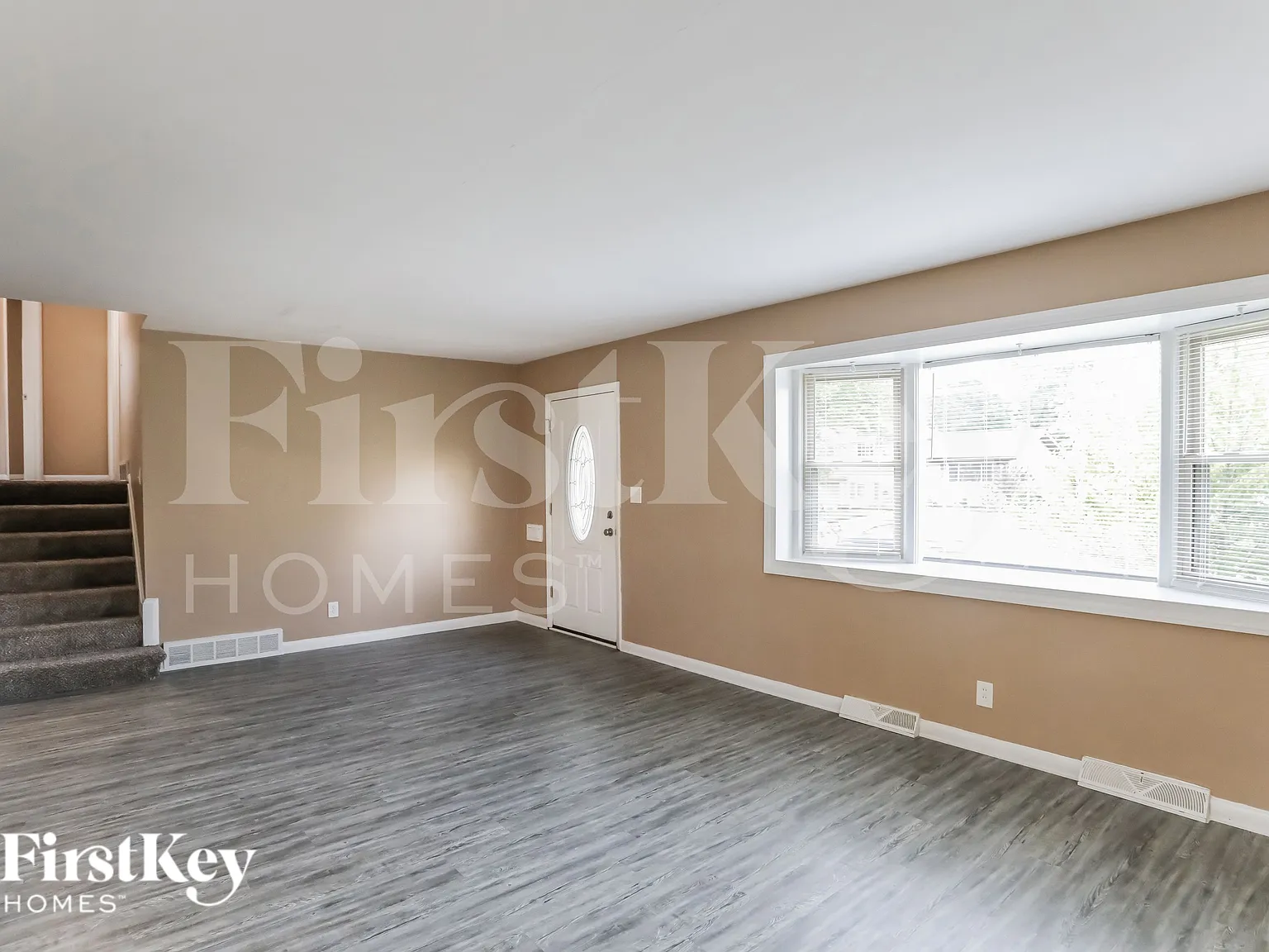 3 bed, 1.5 bath, 1494 sqft, $1,955 — Photo 4