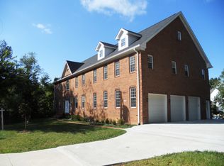 8400 Rainbow Rd, Vienna, VA 22182